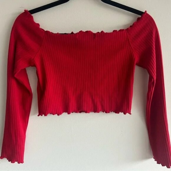 Missguided, size 4, off the shoulder long sleeve crop top. Cherry red - Picture 3 of 9